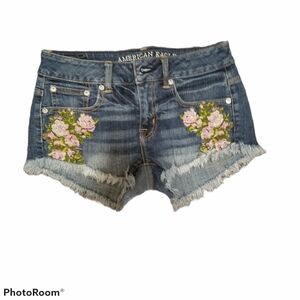 AMERICAN EAGLE Low Ride Raw Hem Embroidered Floral Denim Shorts